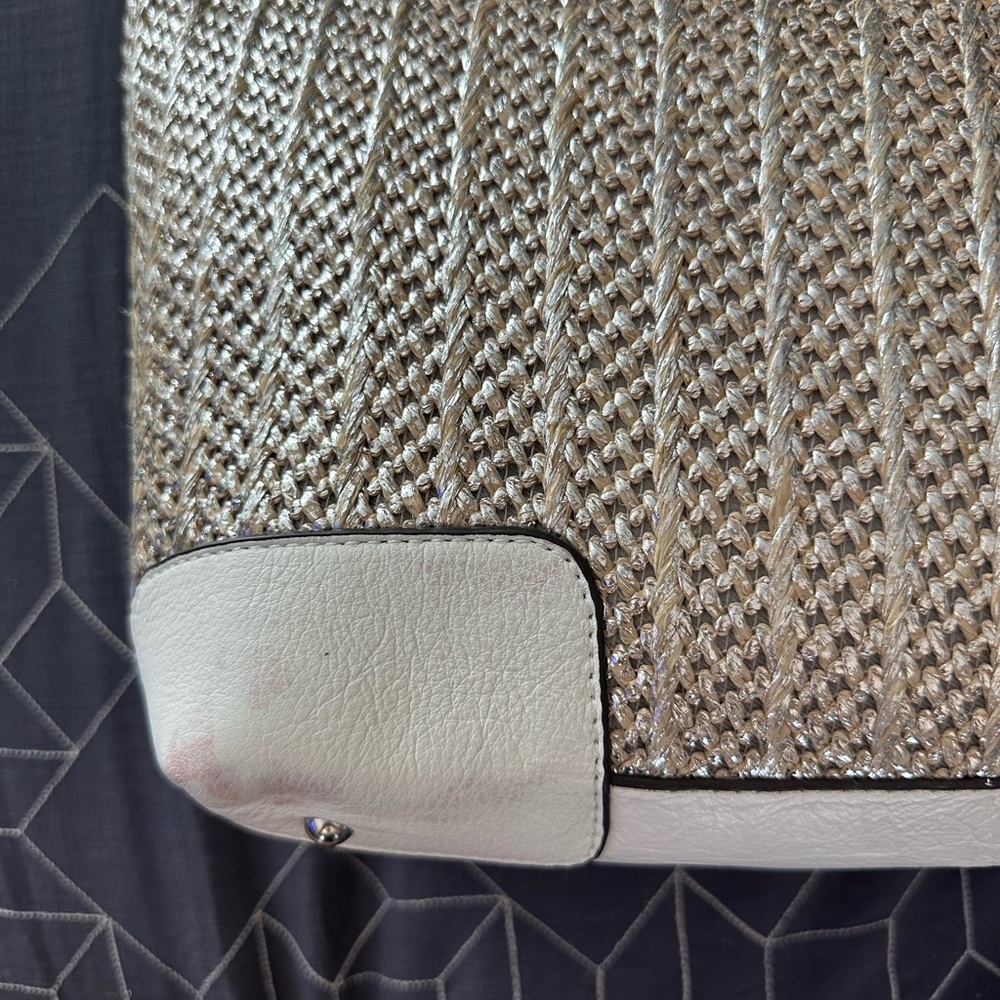 Juicy Couture Palm Springs Metallic
Straw Tote Bag white and silver - Picture 12 of 15